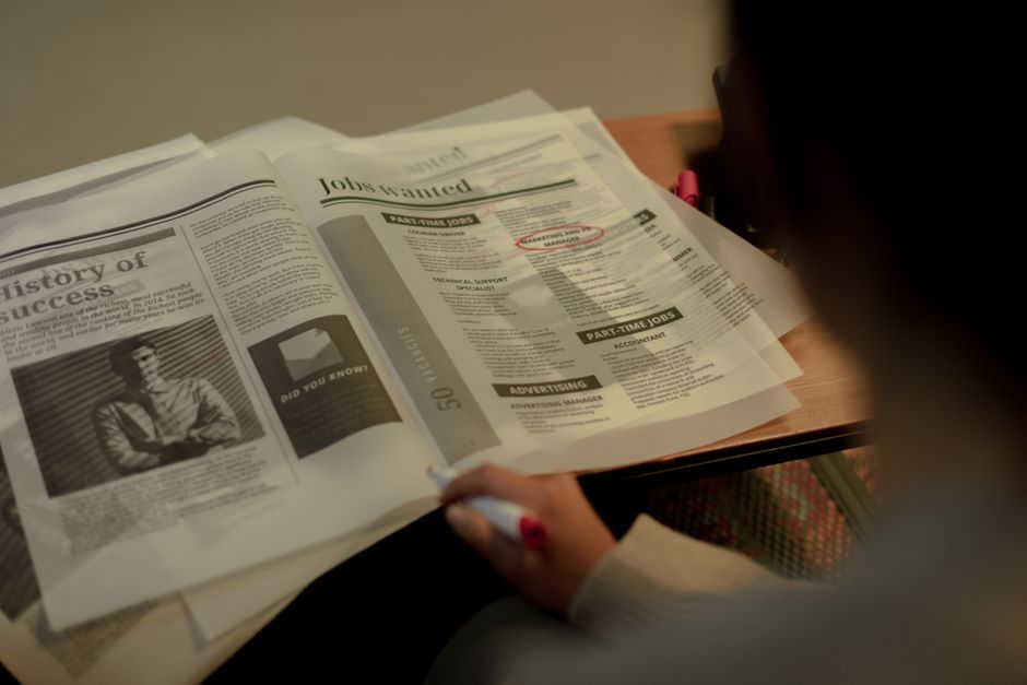 Does This Part-Time Job Offer Enough Hours, Pay, and Benefits?